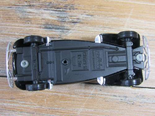 Solido 1939 Citroen 15 Six metal die cast scale model car, France, 1:43