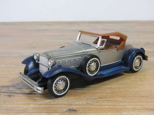 Collectable Guisval Packard 1930 Boattail Speedster, metal die cast model, 1:43