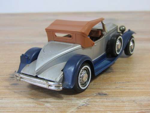 Collectable Guisval Packard 1930 Boattail Speedster, metal die cast model, 1:43