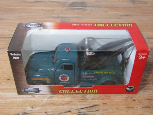 Collectable metal die cast scale model car, City Machine Tow Truck,1:43, mint in box