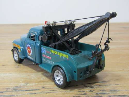Collectable metal die cast scale model car, City Machine Tow Truck,1:43, mint in box