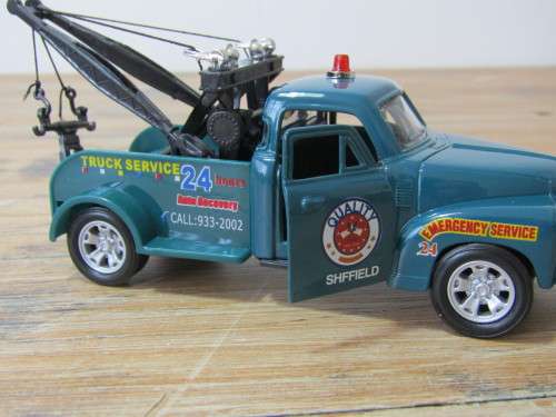 Collectable metal die cast scale model car, City Machine Tow Truck,1:43, mint in box