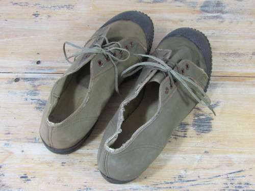 SADF military Tekkies, size 9
