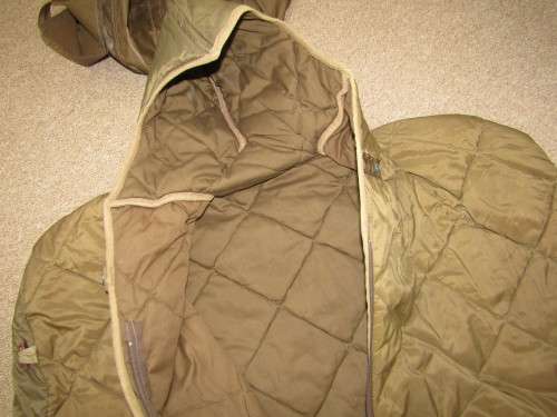 Old SADF military Sleeping Bag with hood and bag - very good condition
