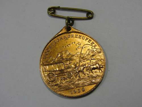 1938 Voortrekkereeufees Medallion with the pin in tact, 3.2cm diameter