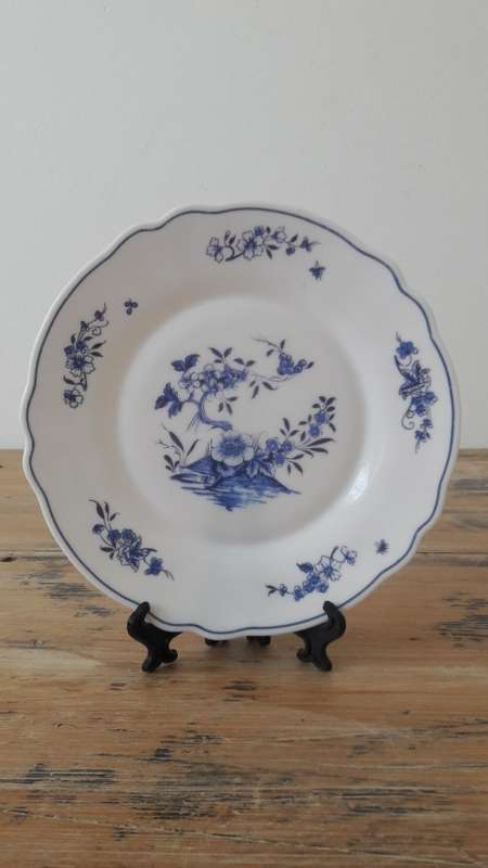 Arc Arcopal - France - Pretty blue and white side plates
