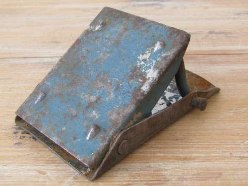 Very old Car wheel Brake  *Another of our MONTHLY no reserve antiques and collectables Auction