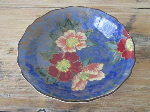 Royal Doulton English porcelain Roses Bowl, 24cm diameter x 5cm deep, prestine condition