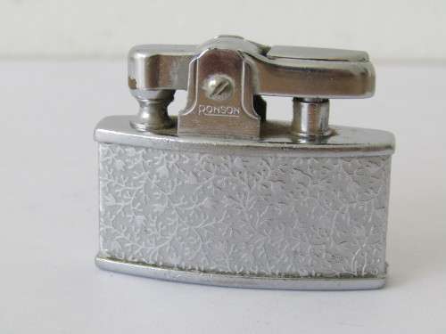 Vintage collectable Ronson Lighter, England, small 3.5cm x 4cm, Pat. no. 621570