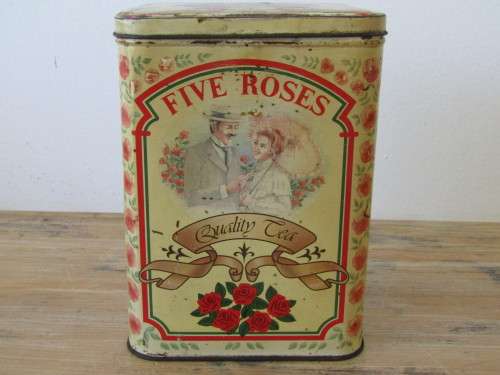 Old vintage Five Roses tea Tin, 19cm x 14cm x 10cm