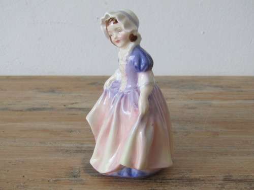Vintage Royal Doulton Figurine "Dinky Do" HN1678, 11cm tall, pristine condition