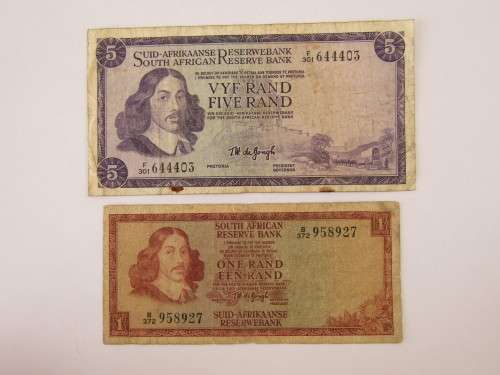 Lot of 2 old South African bank notes, TW de Jongh R5 and R1. Many others available