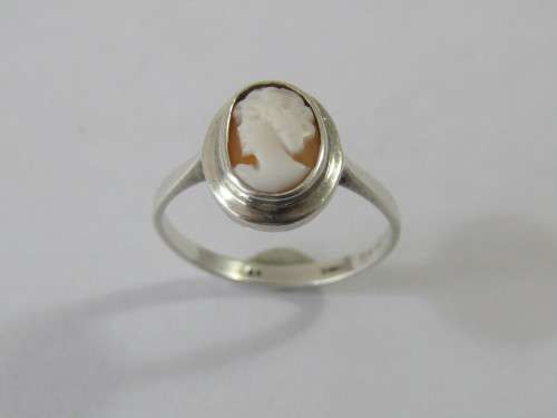Antique solid silver Cameo ring with hall marks, W&G, excellent condition