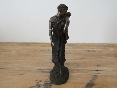 Bronzed resin Figurine, Maasai Kucha Early in the morning, limited world wide 1154/1500, 26cm, rare