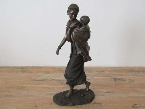 Bronzed resin Figurine, Maasai Kucha Early in the morning, limited world wide 1154/1500, 26cm, rare