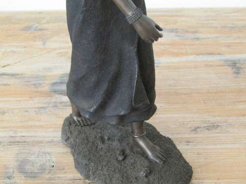 Bronzed resin Figurine, Maasai Kucha Early in the morning, limited world wide 1154/1500, 26cm, rare