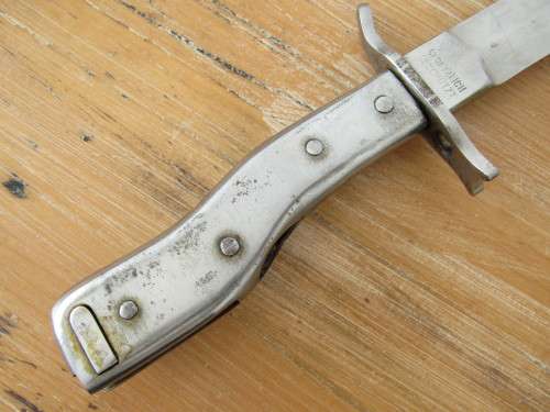 WW1 German Mauser, crank handle trench knife / bayonet with metal scabbard, maker stamps, Demag 28cm