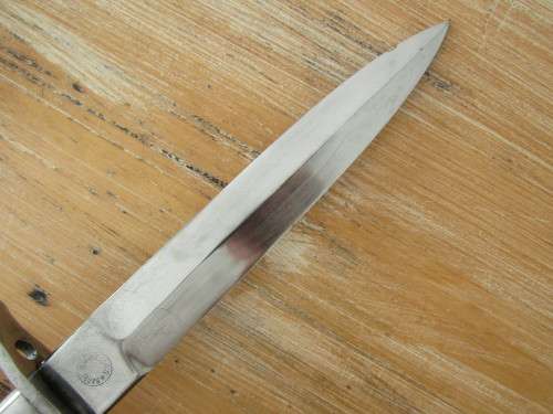 WW1 German Mauser, crank handle trench knife / bayonet with metal scabbard, maker stamps, Demag 28cm