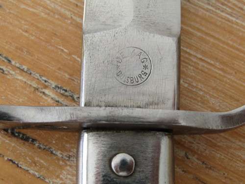 WW1 German Mauser, crank handle trench knife / bayonet with metal scabbard, maker stamps, Demag 28cm