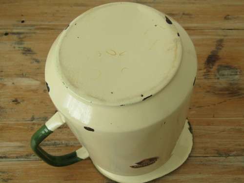 Vintage Enamel ware wash set of 3, large water jug 28cm, large bowl 39cm and a lided soap dish