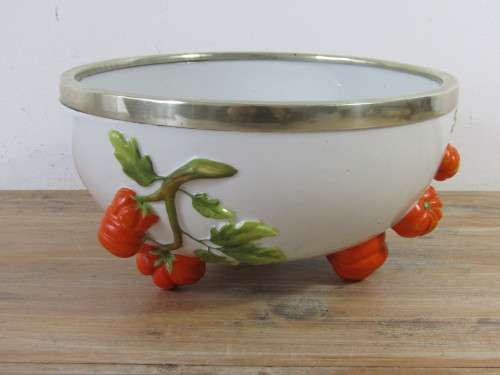 German Musterschutz porcelain footed Bowl, decorated with pumkins and leaves, 21cm