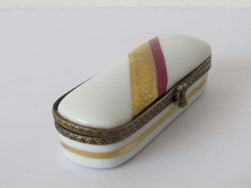 Limoges French porcelain and gilded metal trinket / pill box, 8 x 3 x 2 cm, others available