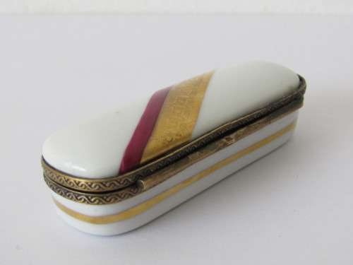 Limoges French porcelain and gilded metal trinket / pill box, 8 x 3 x 2 cm, others available