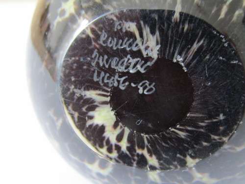 Vintage Swedish 1986 Art glass Parerweight, 8cm, marked