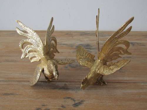 Pair of vintage brass metal fighting Cocks ornaments, 11cm x 16cm