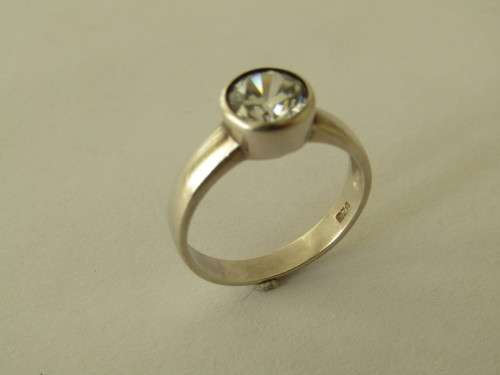 Antique 925 solid silver Ring set with a clear stone, stamped, 3.4 grams, many others available