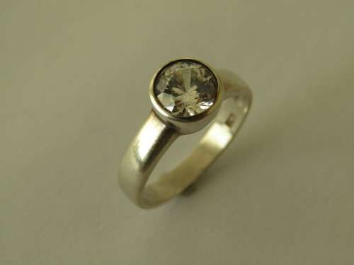 Antique 925 solid silver Ring set with a clear stone, stamped, 3.4 grams, many others available