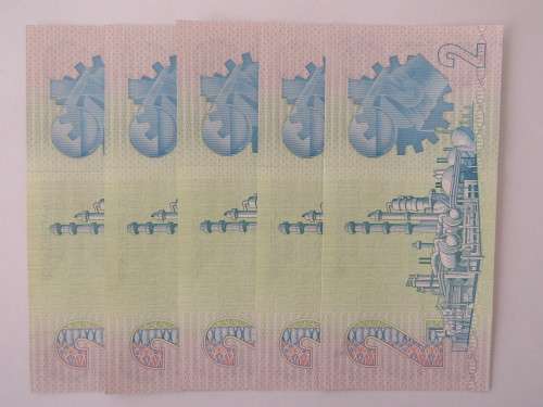 Lot of 5 South African R2 bank notes, Gerhard de Kock. With consecutive numbers, uncirculated