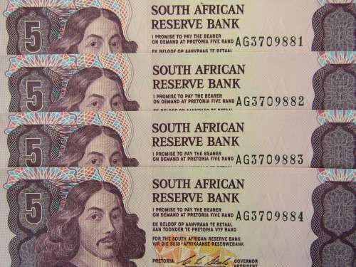 Lot of 4 South African R5 bank notes, CL Stals with consecutive numbers, mint condition