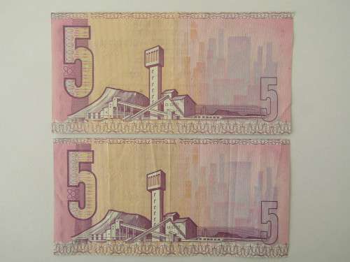 Lot of 2 South African R5 bank notes, CL Stals, BE/CJ, near mint condition,Many others available