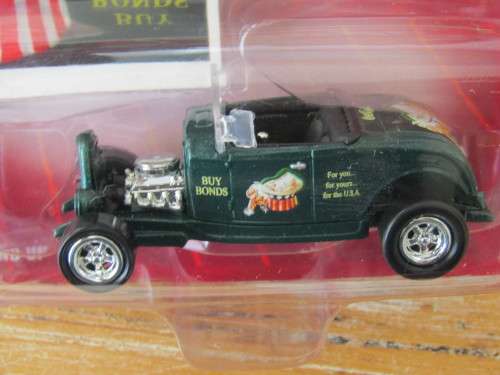 Vintage 2004 Johnny Lighting Coca Cola metal die cast scale model car, 1932 Ford Highboy, 1/64, mint