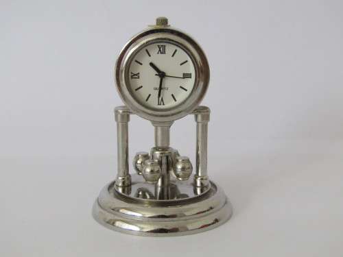 Vintage miniature Quartz desk clock, metal construction, 6cm high - others available
