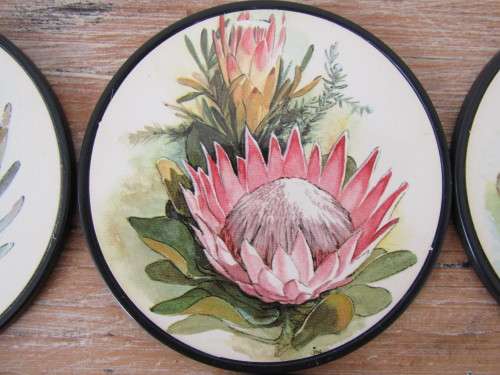 Vintage boxed set of 6 hand made coasters, flower motive, unused