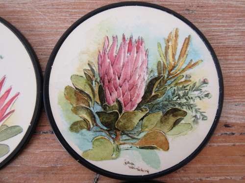 Vintage boxed set of 6 hand made coasters, flower motive, unused