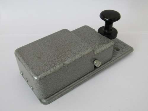 Vintage Morse code transmitter, excellent condition **No reserve Telecommunication auction now on**