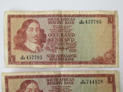 Lot of 2 South African R1 bank notes, TW de Jongh, A series *No reserve auction Now On at Port no.5*