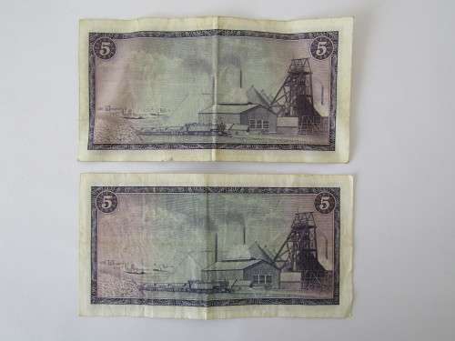 Lot of 2 old RSA R5 bank Notes. TW de Jongh, F series **No reserve auction Now On at Port no.5**