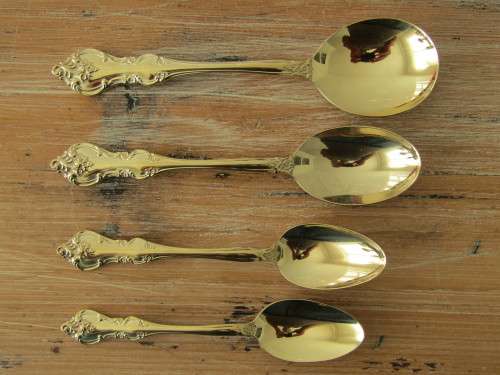 Vintage 1963 complete 12 place setting 126 piece Rogers Bros "Orleans" gild/gold plated Cutlery Set
