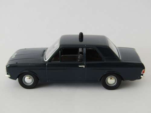Collectable metal die cast scale model, Vanguards Police series, Ford Cortina MK2, mint in box