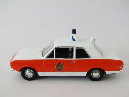 Collectable metal die cast scale model, Vanguards Police, Ford Cortina MK2, mint in box