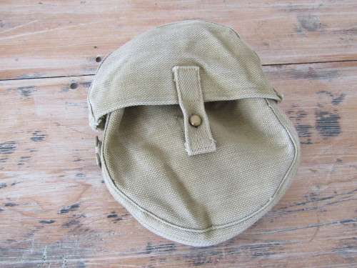 WW2 1940 Military webbing pouch, possibly for water bottle, excellent condition