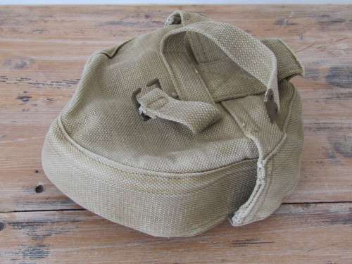 WW2 1940 Military webbing pouch, possibly for water bottle, excellent condition