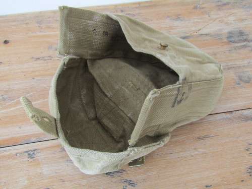 WW2 1941 Military webbing pouch, possibly for water bottle, excellent condition