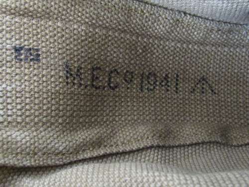 WW2 1941 Military webbing pouch, possibly for water bottle, excellent condition