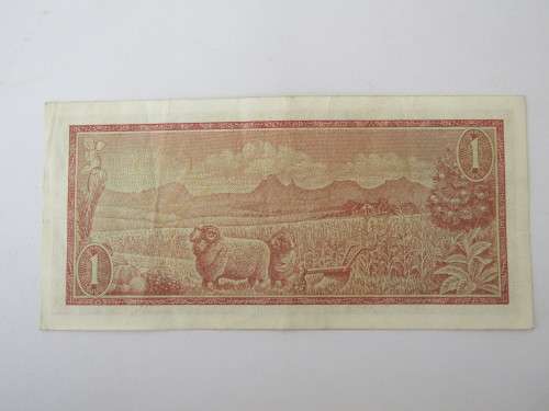 Old South African R1 bank notes, TW de Jongh, B series. Near mint condition, many others available