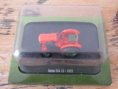 Collectable metal die cast scale model Tractor, mint condition *No reserve auction Now On at Port 5*